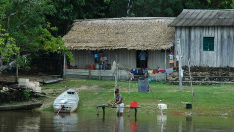 Poor Amazon farming community scores land victory - BBC News