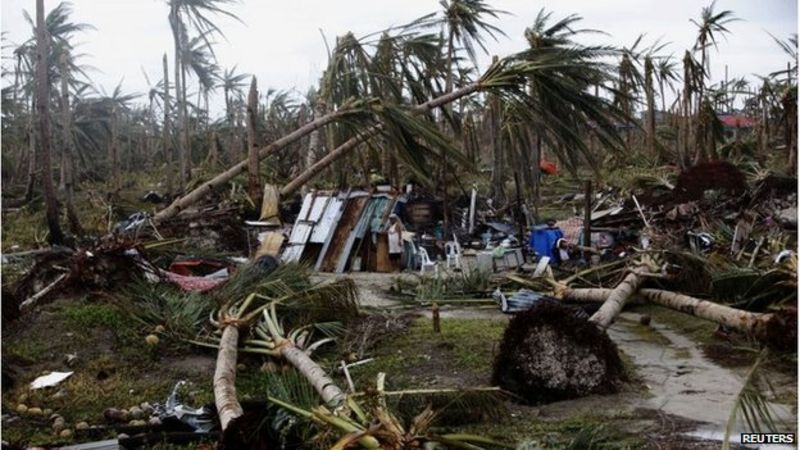 Typhoon Haiyan: Philippines defends aid response - BBC News