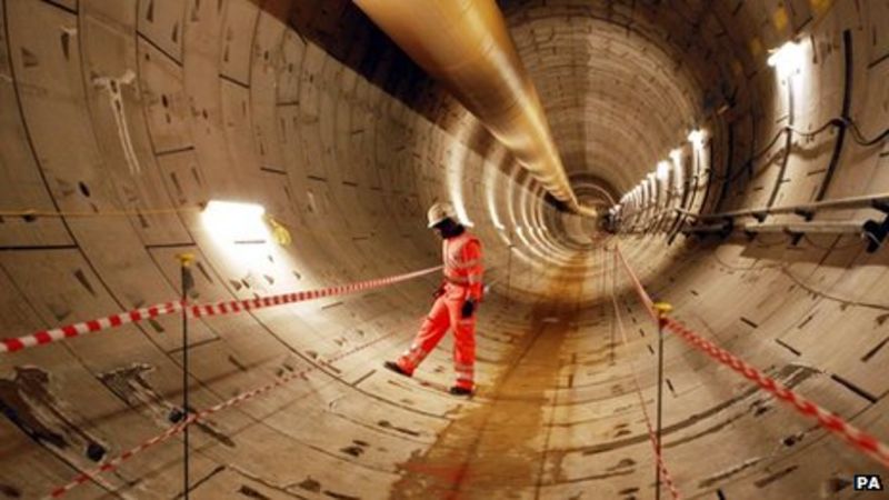 Crossrail Unveils Its First Completed Tunnel Bbc News 