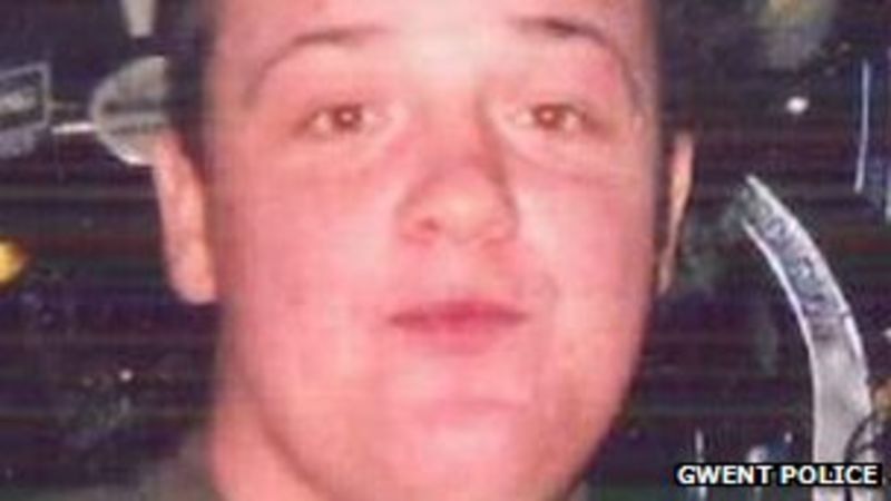 Ian Davies death: Paul Mapps in court on Trinant murder charge - BBC News