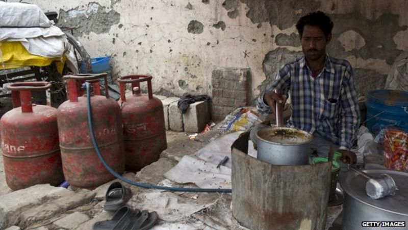 Delhi to investigate Mukhesh Ambani and ministers over gas prices - BBC