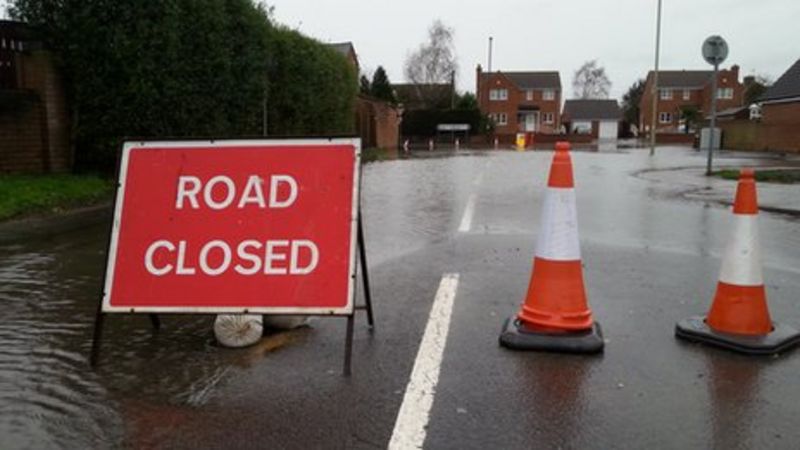 Gloucestershire floods: Longford concerns over new homes - BBC News