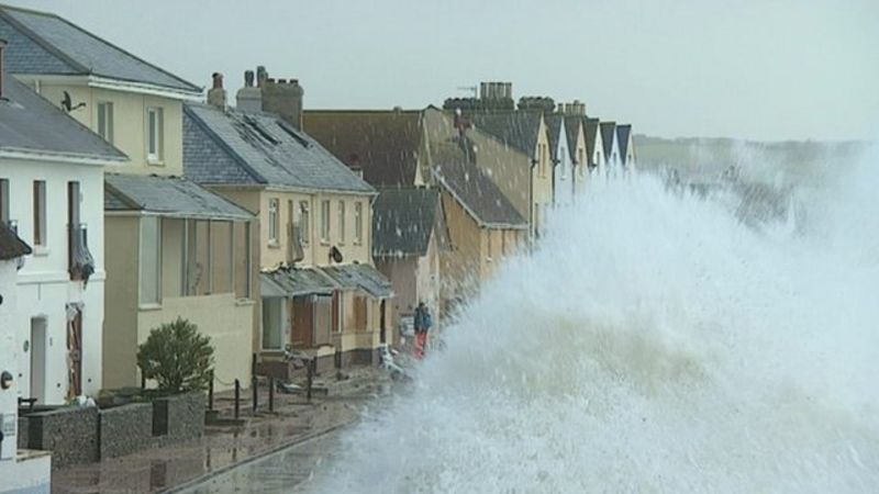 storm-hit-torcross-residents-helped-by-start-bay-inn-staff-bbc-news