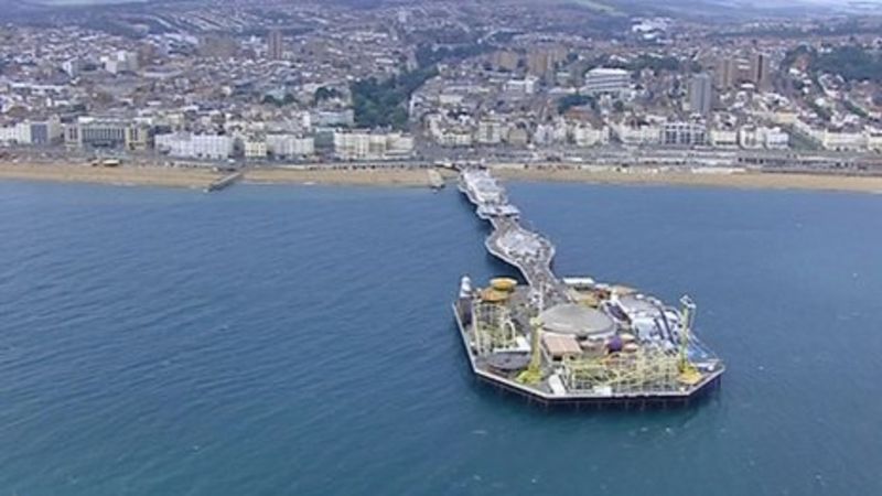 Brighton and Hove Council votes through budget - BBC News