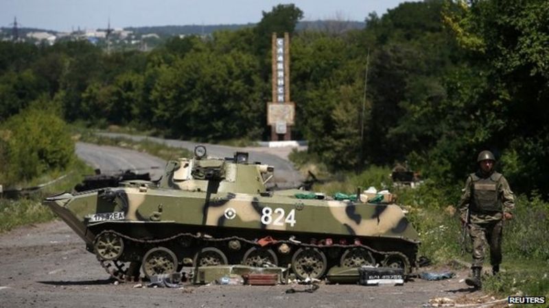 Ukraine crisis: Rebels abandon Sloviansk stronghold - BBC News