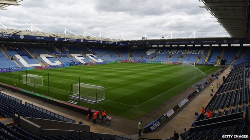 Thousands ride around Leicester City's football pitch - BBC News