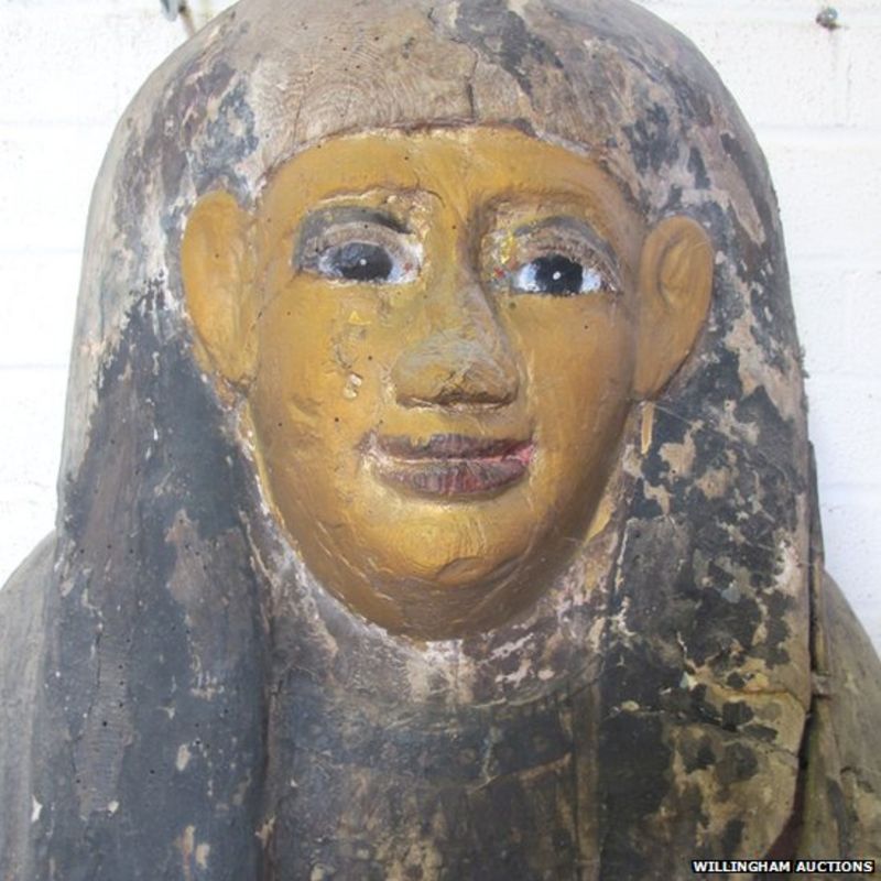 Egyptian sarcophagus lid sells at auction for £12,000 BBC News