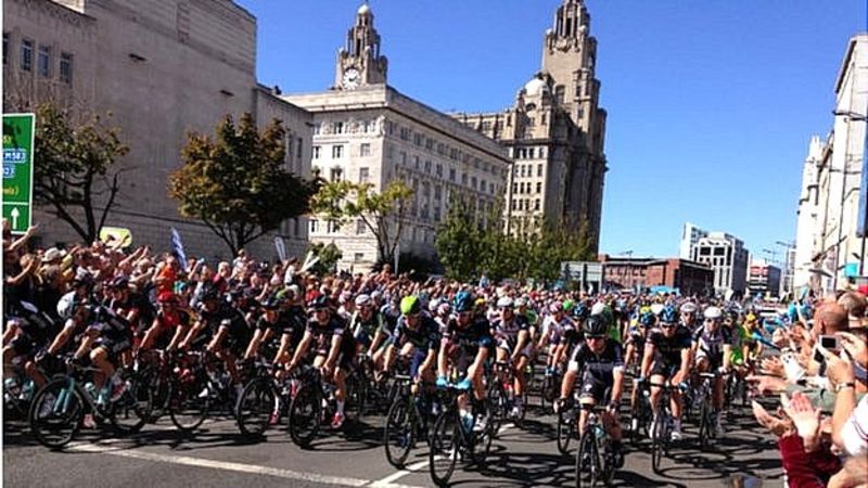 Tour of Britain: Liverpool hosts Tour of Britain Grand Depart - BBC News