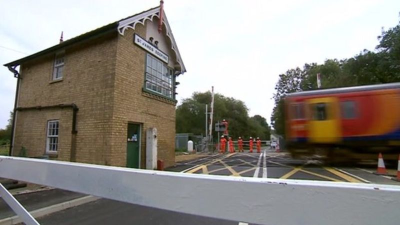 Work starts to dismantle Victorian signal box in Deeping St James - BBC ...