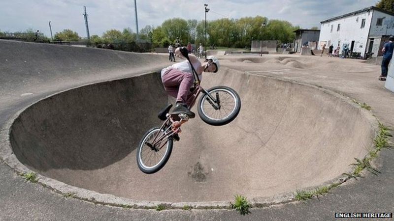 London Rom skatepark given listed status - BBC News