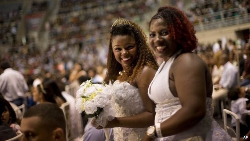 Brazil Mass Wedding Low Income Couples Marry In Rio Bbc News