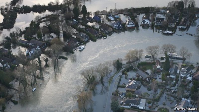 Flood defences: Treasury unveils £2.3bn for schemes to protect homes ...