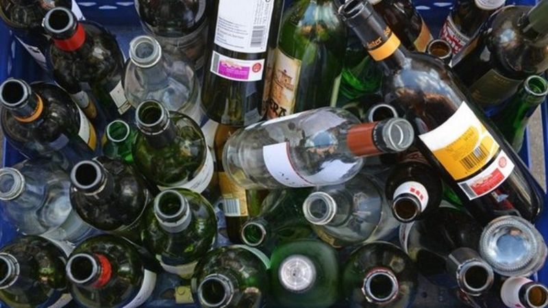 Alcohol consumption in Scotland falling - BBC News