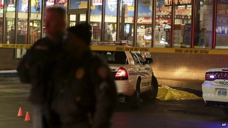 St Louis unrest after police killing of teenager - BBC News