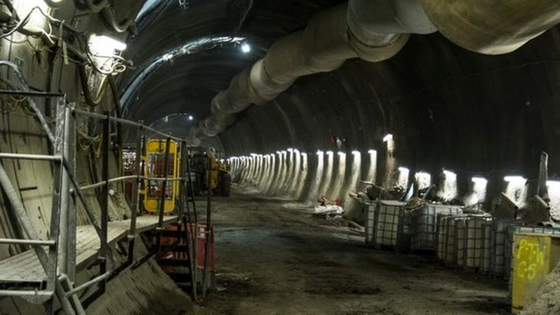 Crossrail Who Wants To Work In A Tunnel Bbc News 