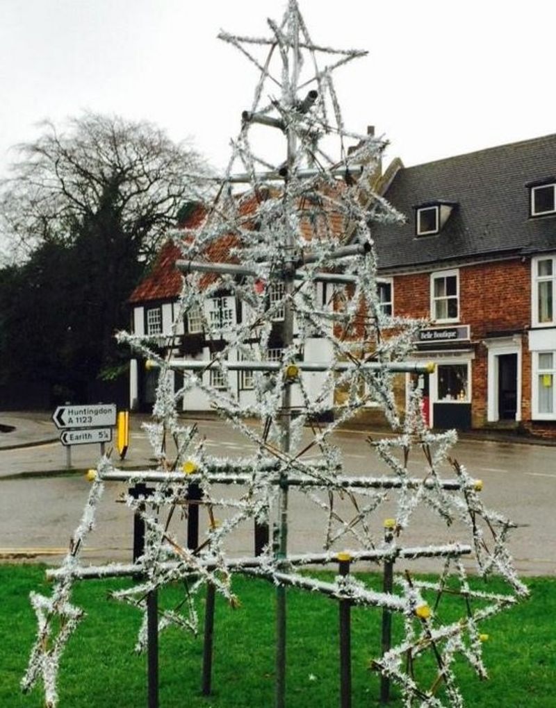 Haddenham 'worst Christmas tree' sold for RNIB charity BBC News