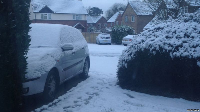 Snow scenes from across Hampshire - BBC News