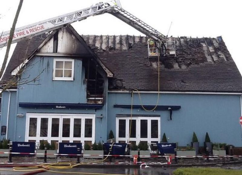 Bicester Village fire at Carluccio's restaurant BBC News