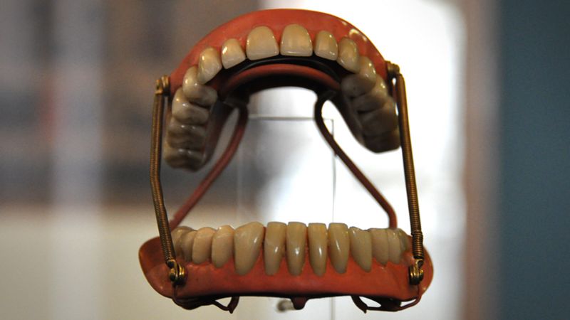 The dentures made from the teeth of dead soldiers at Waterloo - BBC News
