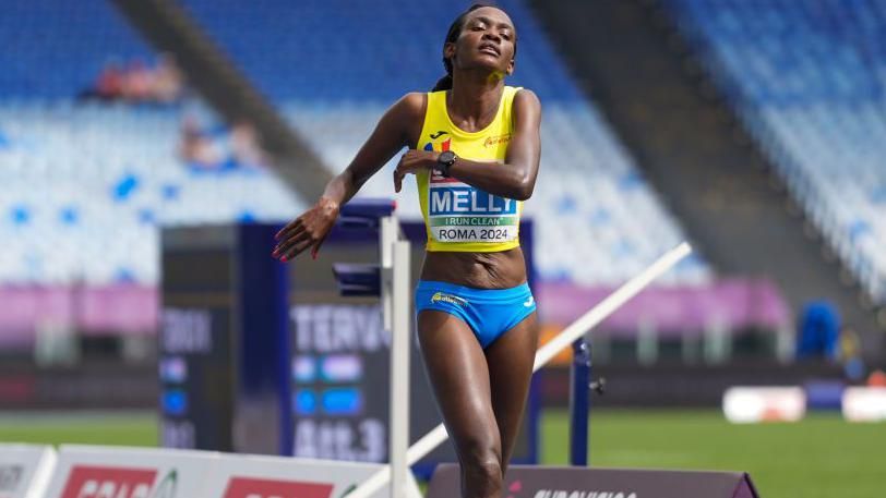 Joan Chelimo running in a race