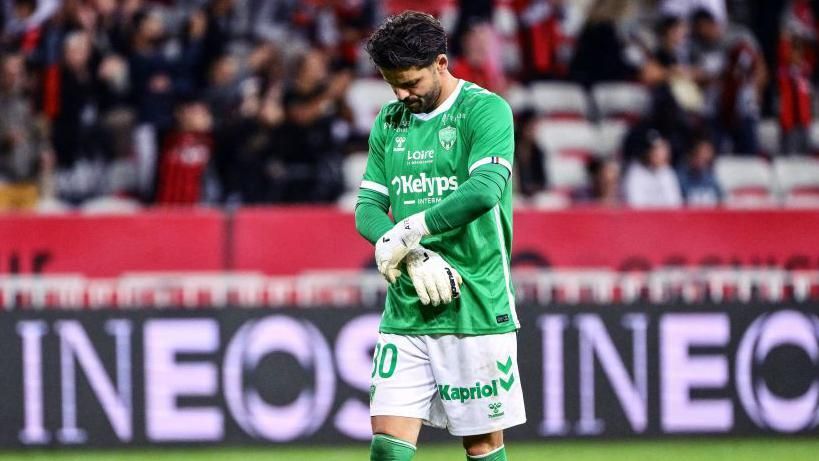 Saint-Etienne goalkeeper Gautier Larsonneur reacts