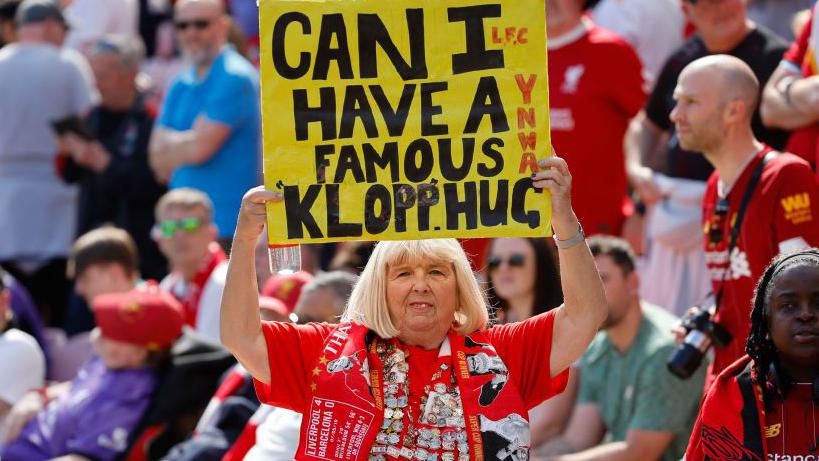 Liverpool fans paid an emotional farewell to manager Jurgen Klopp