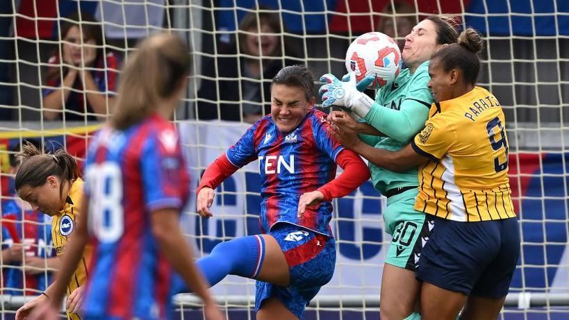 Shae Yanez collides with Nikita Parris