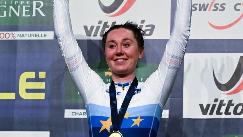 Katie Archibald after winning gold at women's omnium at the UEC Track Elite European Championship