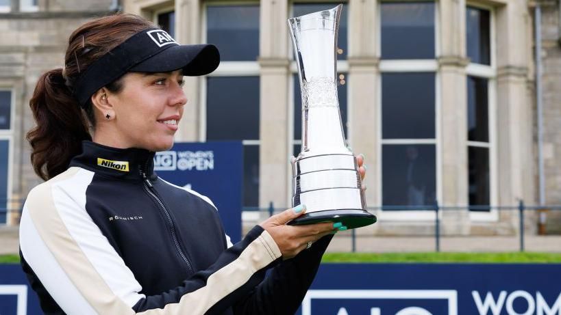 Georgia Hall with the Women's Open trophy at St Andrews