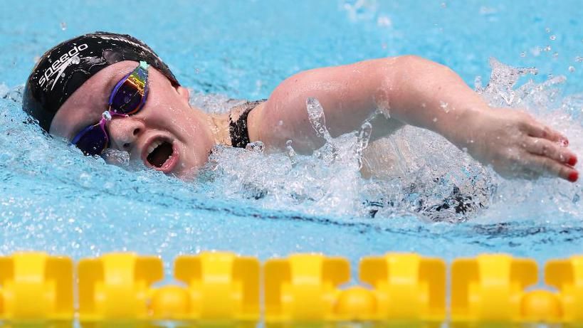 Para-swimmer Maisie Summers-Newton in action