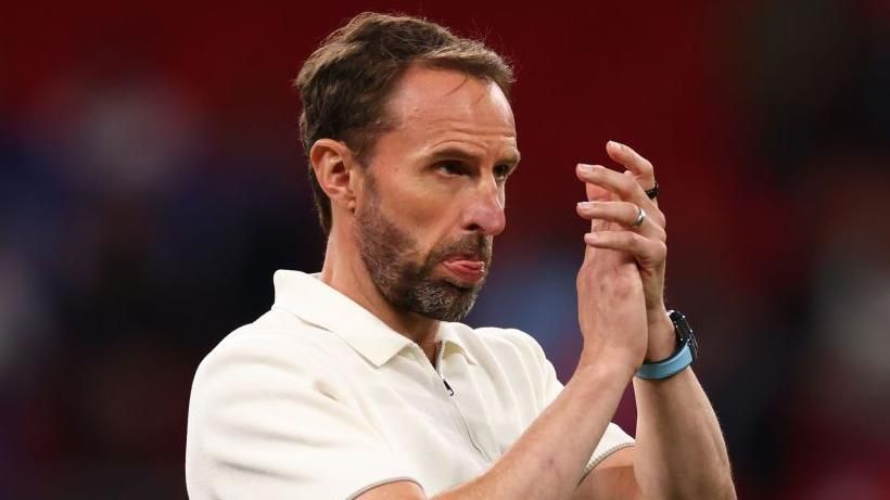 England manager Gareth Southgate applauds the few fans left inside Wembley after a disappointing night