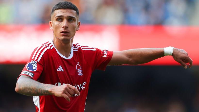 Nottingham Forest: 'Good to have competition in midfield' - Dominguez - BBC  Sport