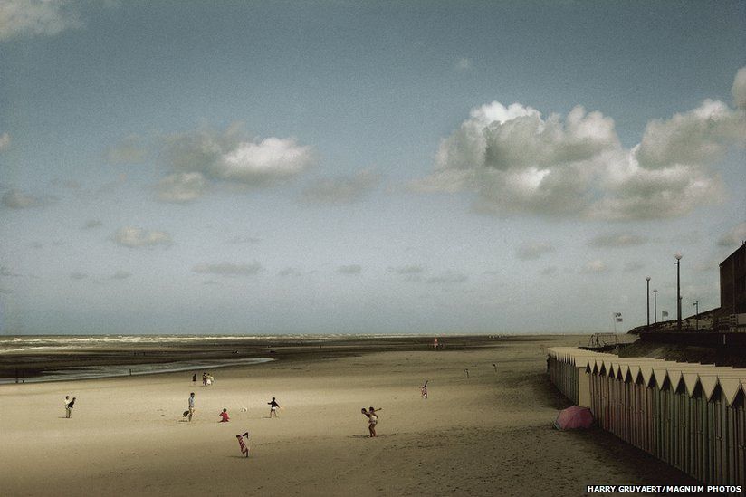 In pictures: Harry Gruyaert's pioneering colour photography - BBC News
