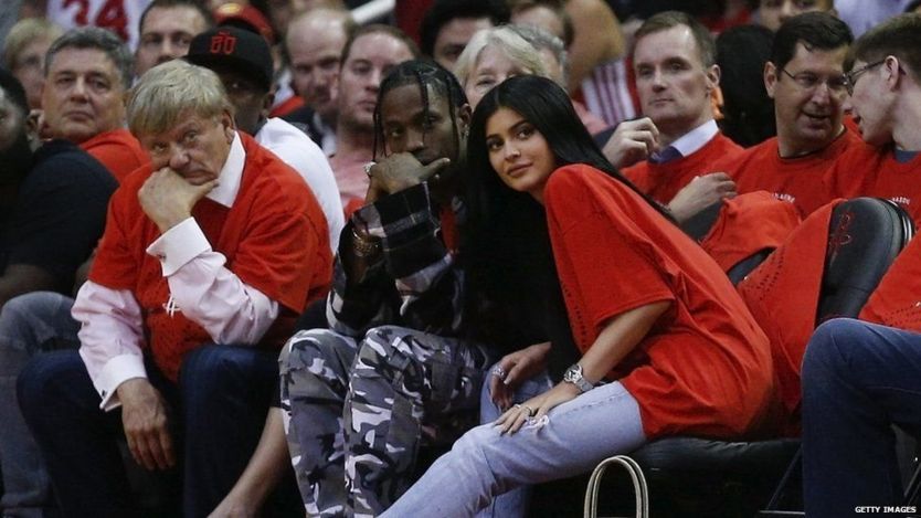 Kylie Jenner kulia