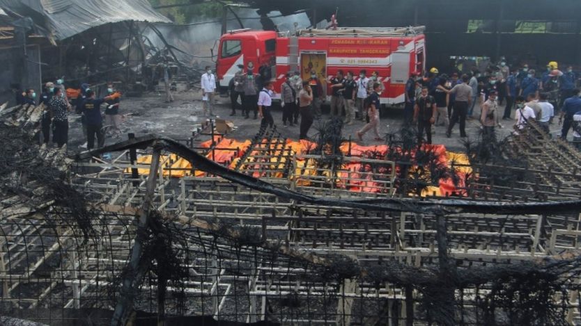 Inferno at Indonesia Factory Kills Dozens (bbc.com)