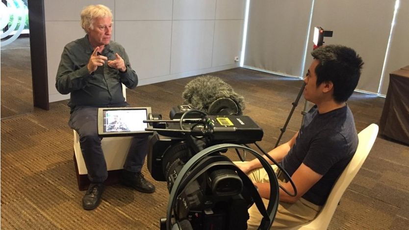 BBC News Tiếng Việt phỏng vấn nhiếp ảnh gia Jeff Widener tại Bangkok tháng 12/2019