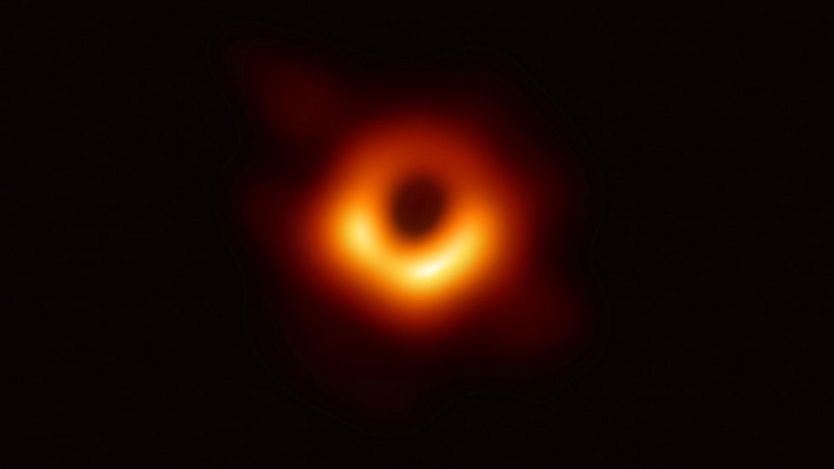 Gambar pertama lubang hitam