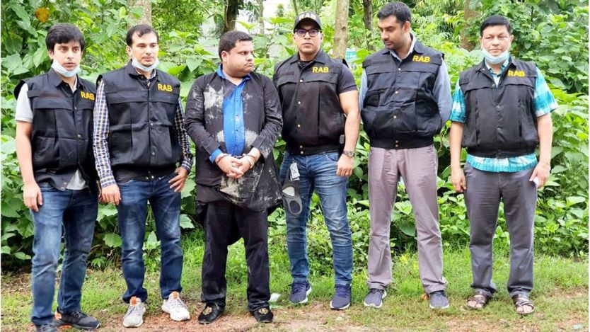 আটকের পর মো: সাহেদ