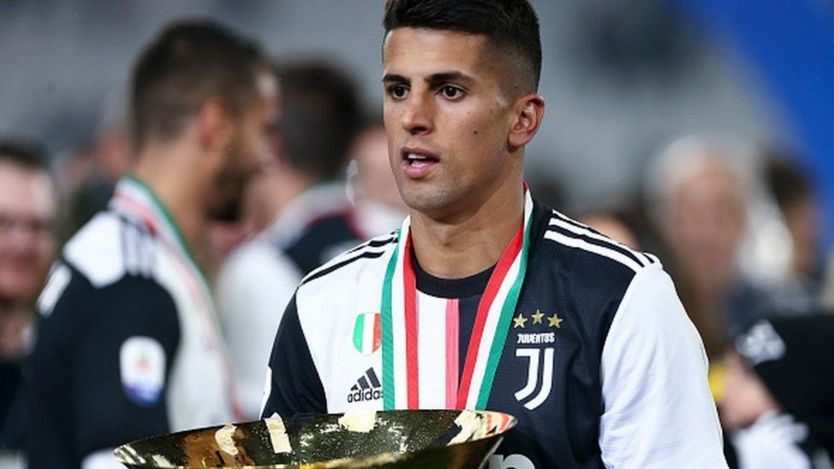 Manchester City imeingia tena katika mazungumzo na Juventus juu ya kiungo wa safu ya nyuma kulia Mremo Joao Cancelo