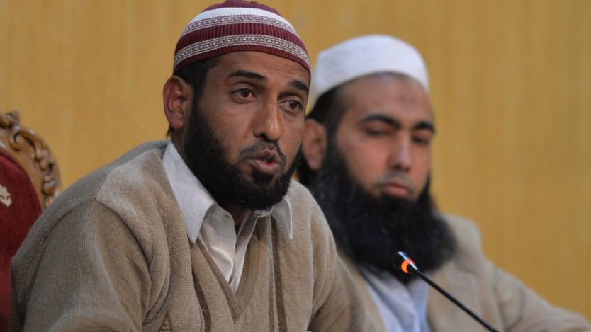 Ahmed Khalid (izq.)