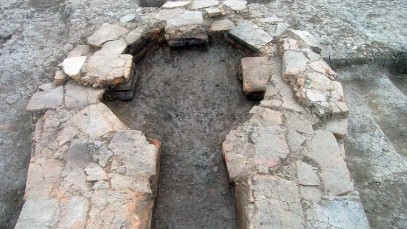 Roman tile-hearth built for salt evaporation at Stanford Nature Reserve