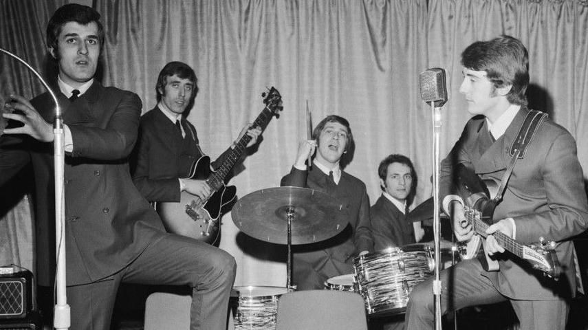 (Left to right) Ray Thomas, Clint Warwick, Graeme Edge, Mike Pinder and Denny Laine