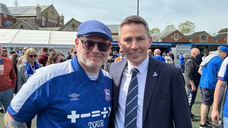 Andy Cumbers with Ipswich Town ambassador Matt Holland