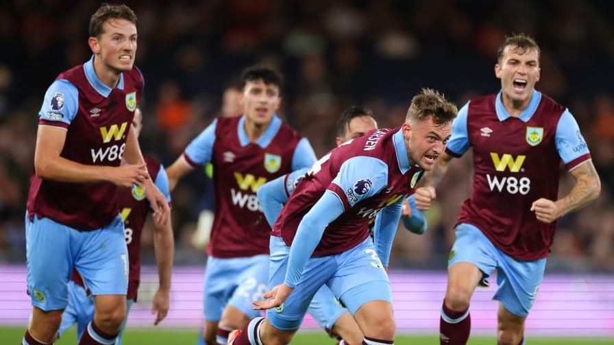 Luton Town 1-2 Burnley: 'Clarets will really believe in themselves now' -  BBC Sport