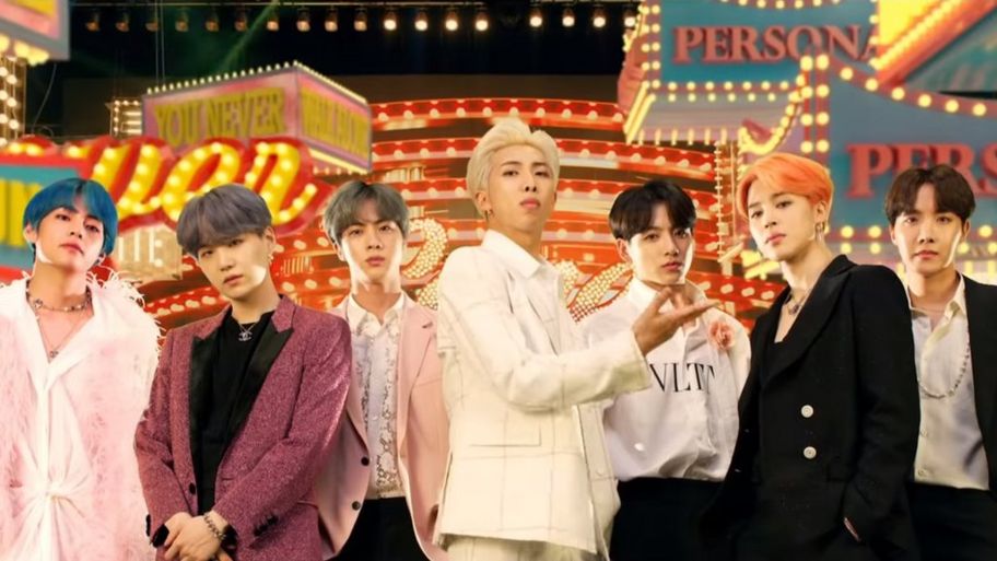 Hasil gambar untuk BTS BOY WITH LUV