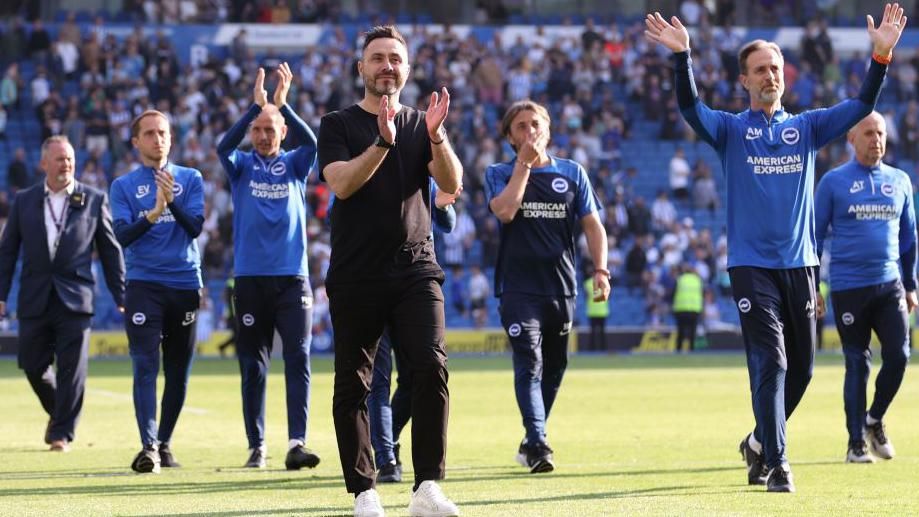 Roberto de Zerbi waves goodbye to Brighton fans