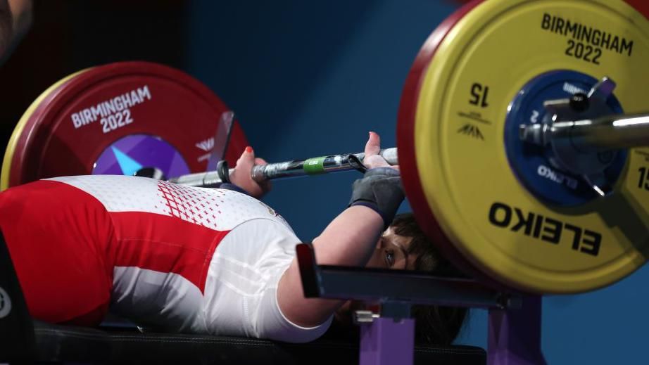 Powerlifter Olivia Broome in action