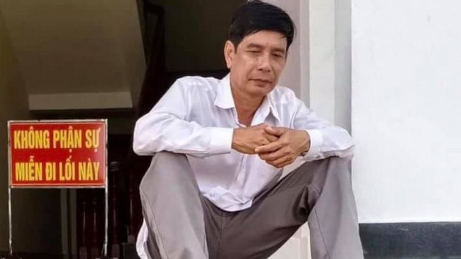 Ông Lương Hữu Phước trước sân tòa