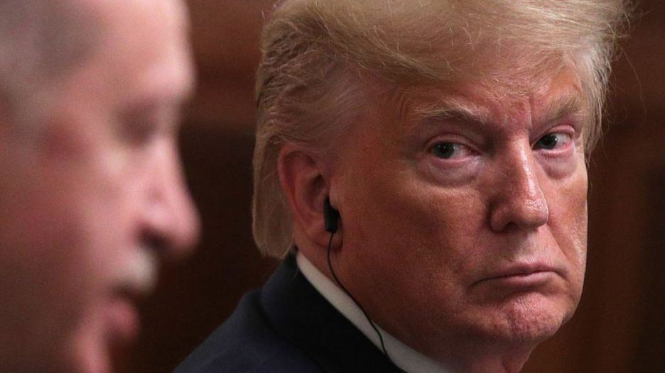 Khi phiên điều trần diễn ra Tổng thống Trump đang có chuyến thăm Thổ Nhĩ Kỳ