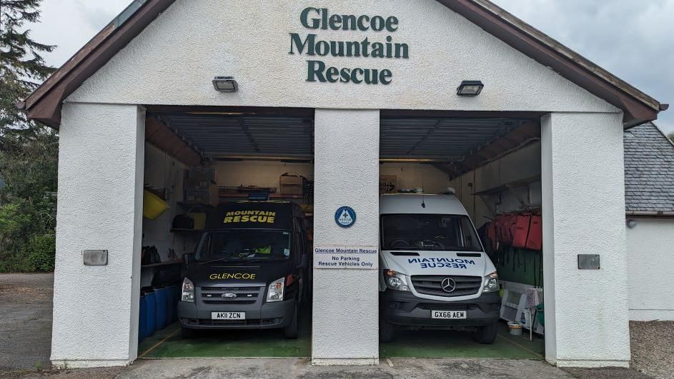 Glencoe MRT base garage